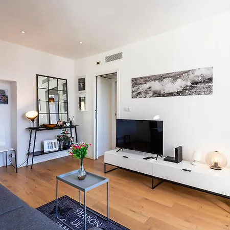 Apartment Garibaldi Ap4447 By Riviera Homes *